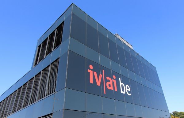 Folienbeschriftung Fassade IV Stelle, Bern.jpg