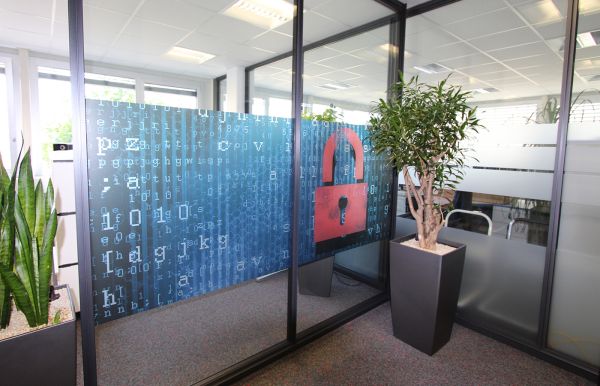 Sichtschutz Itris Enterprise AG, Schoenbuehl.jpg